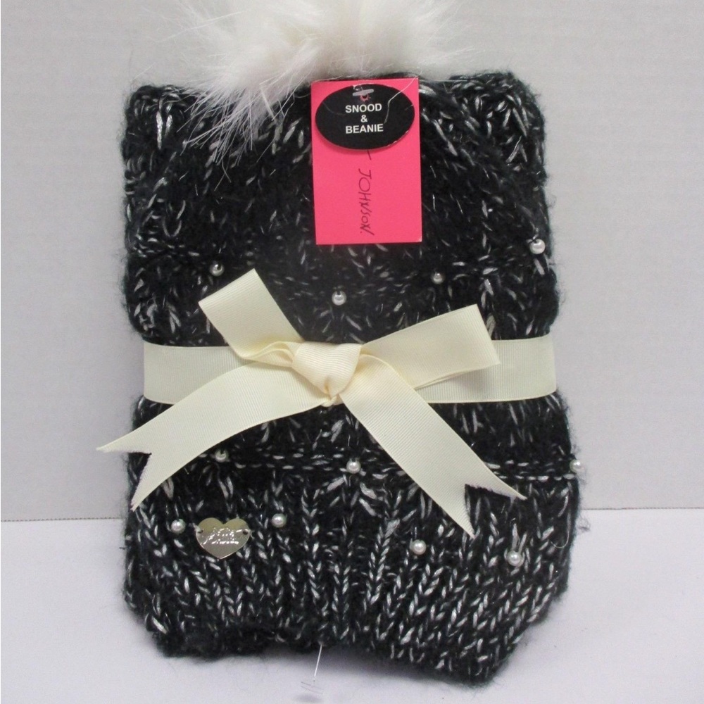 NWT Betsey Johnson 2 Piece Snood (scarf) and Beanie Hat Knit Gift Set
